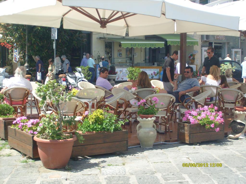 B&B Celestina Ischia Lacco Ameno  Екстер'єр фото