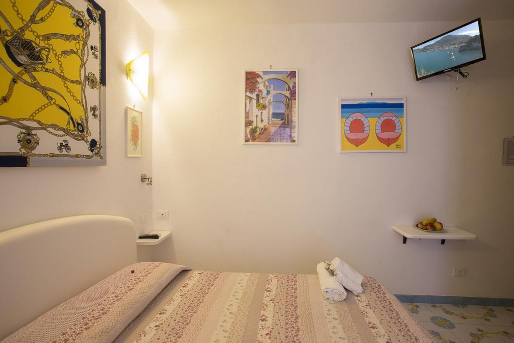 B&B Celestina Ischia Lacco Ameno  Екстер'єр фото